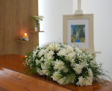 Tradicional con espacio para cenizas